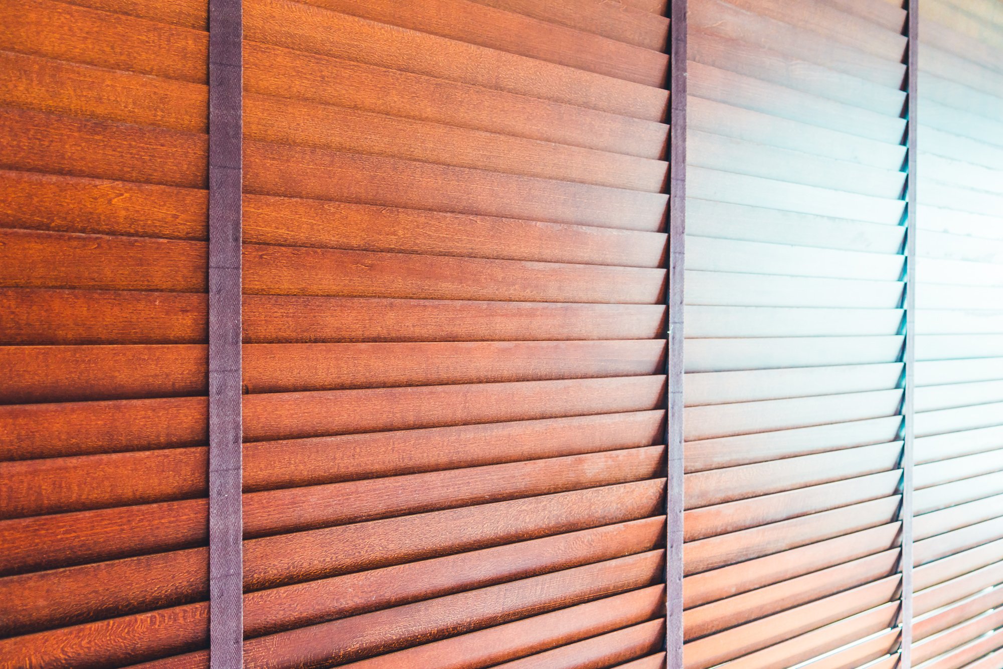 Faux Wood Blinds Vs Wood Blinds Wood Blinds Faux Vs Custom Coverings ...